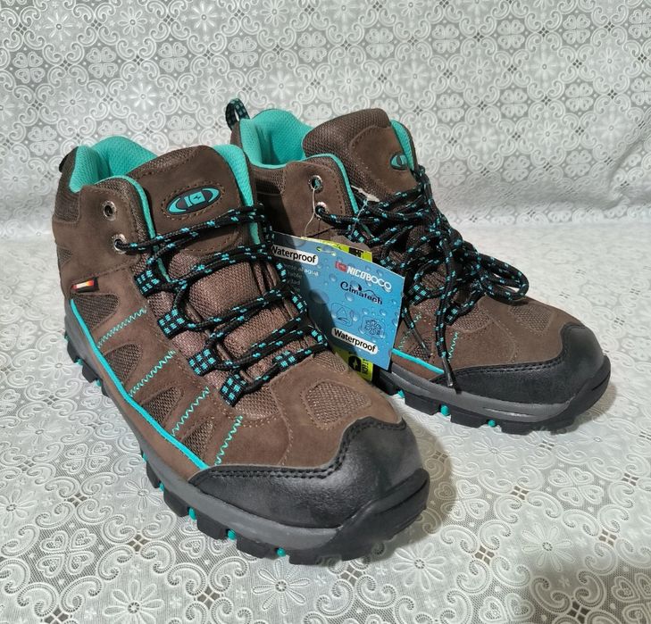 Bocanci munte, drumetie, trekking shoes marime 40