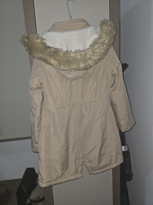 Geaca de dama de culoare crem