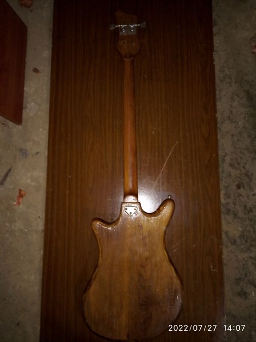 Корпус эл. гитары.