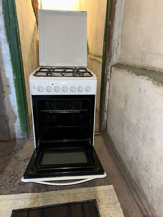 Продаю газову плиту