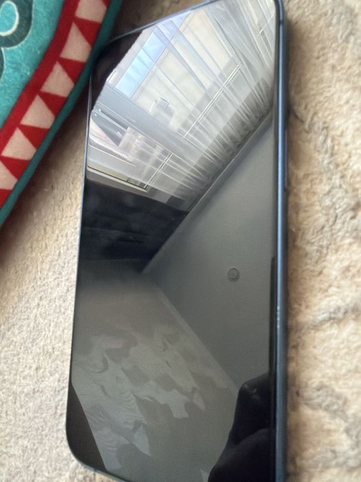 iPhone 13 телефон