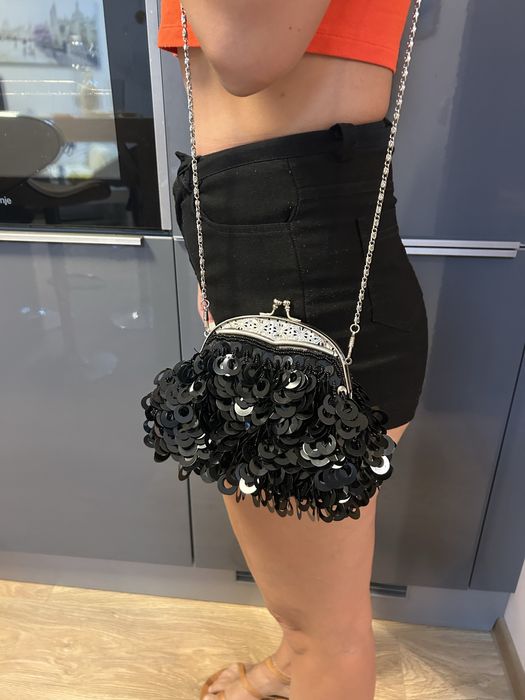 Черна ретро чантичка