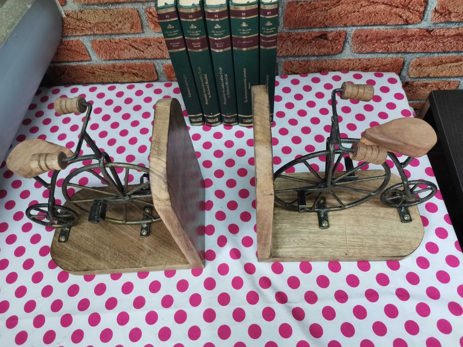 Set Suport carti Lemn cu fier model bicicleta.