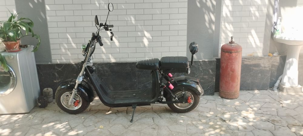 Скутер  > только 2 месяца назад купил