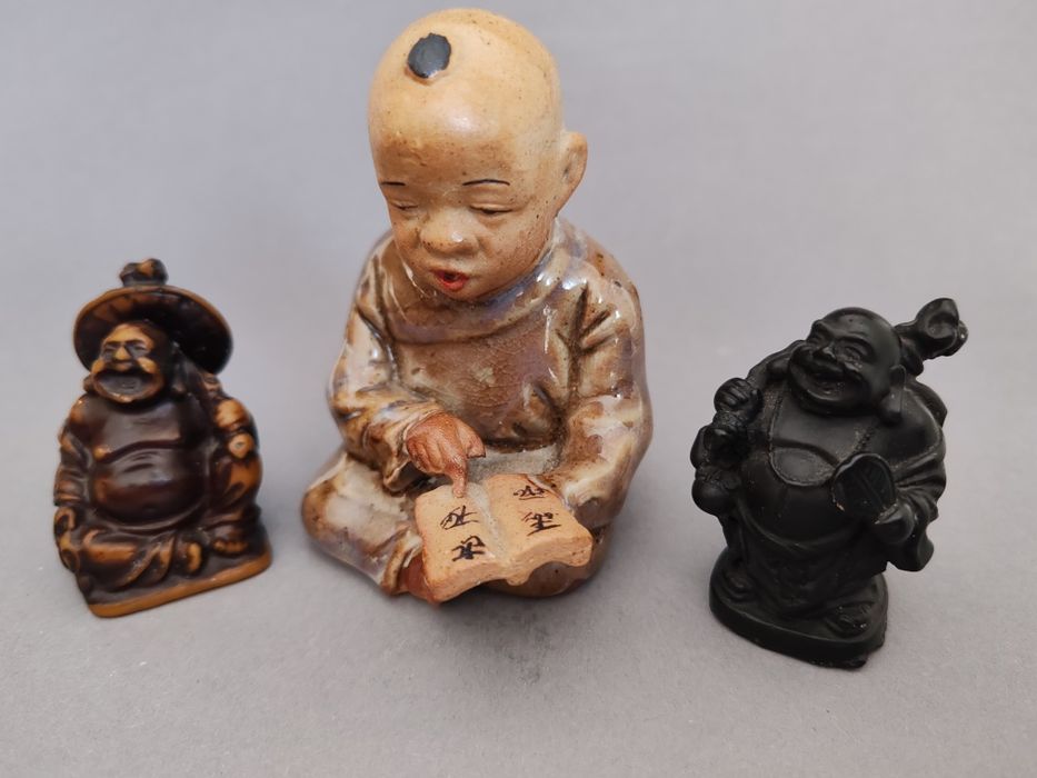 Lot 3 statuete mici Buddha din rășină/ceramică