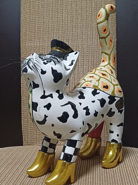 Продам статуэтки коллекционные