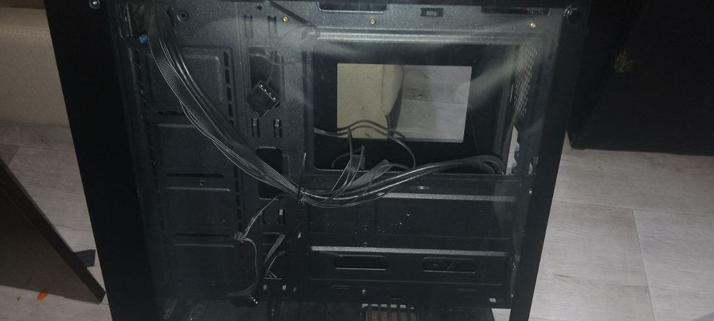 Продам корпус+кулер
