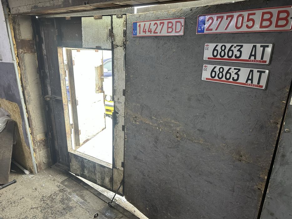 Ворота из толстого метала  б/у