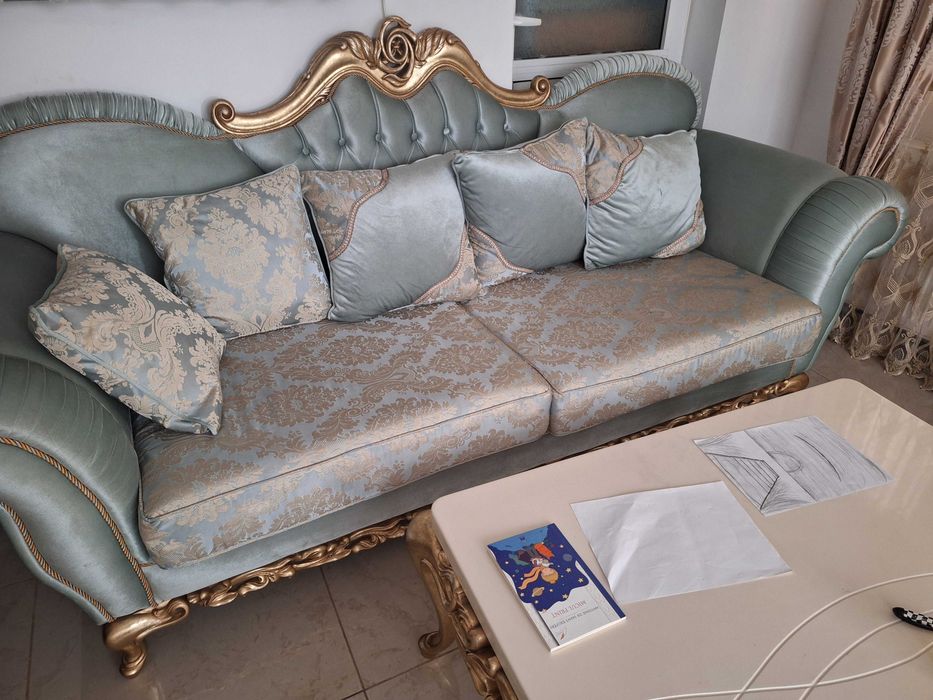 Mobilier living lemn masiv 10.000 lei