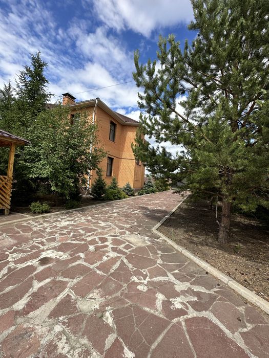 Двухэтажный коттедж Бурабай