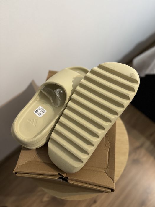 Papuci Adidas Yezzy Slide