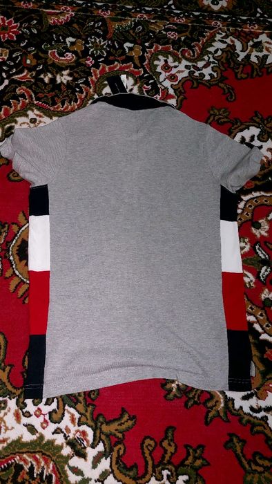 Продам качественную фирменную футболку от бренда Томми Хилфигер