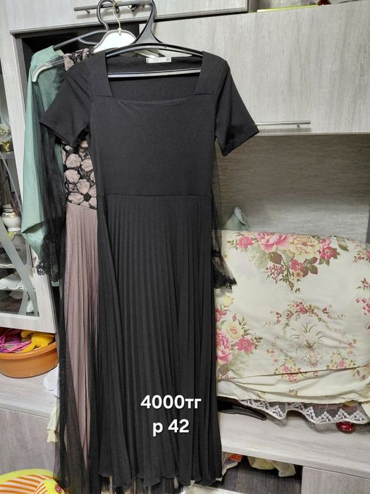 Продам новые платья