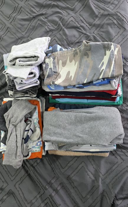 Отдам пакета вещей на мальчика