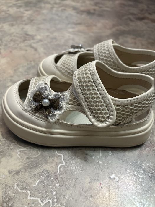 Сандалии на девочку