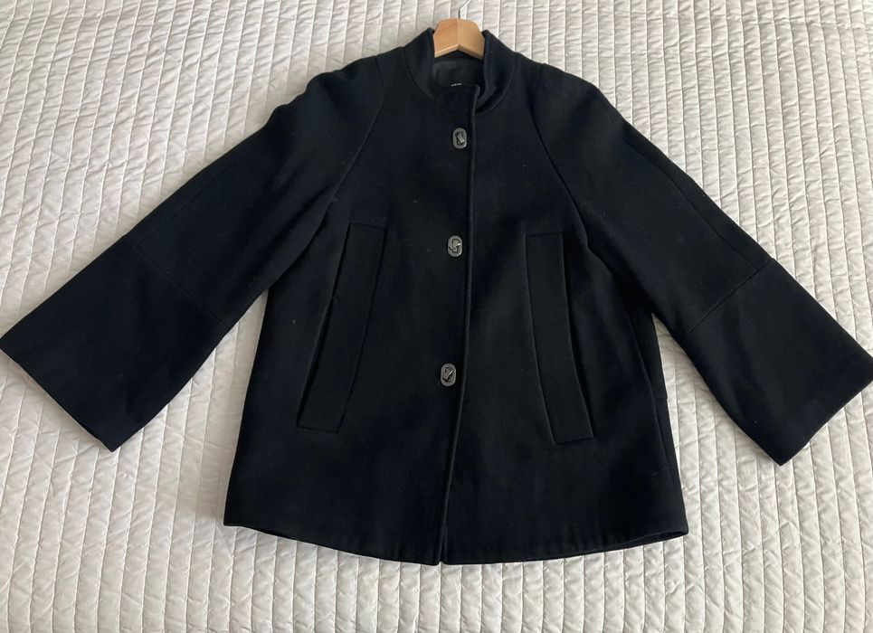 Черно късо палто Манго