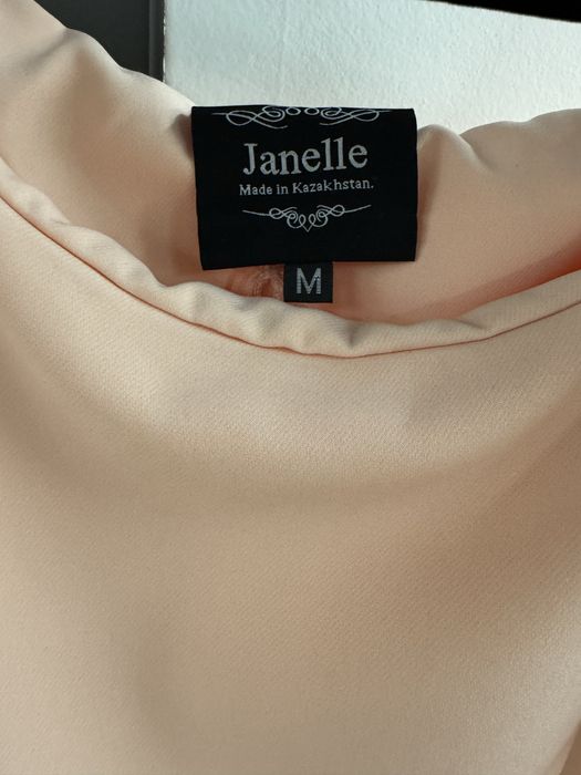 Персиковое платье