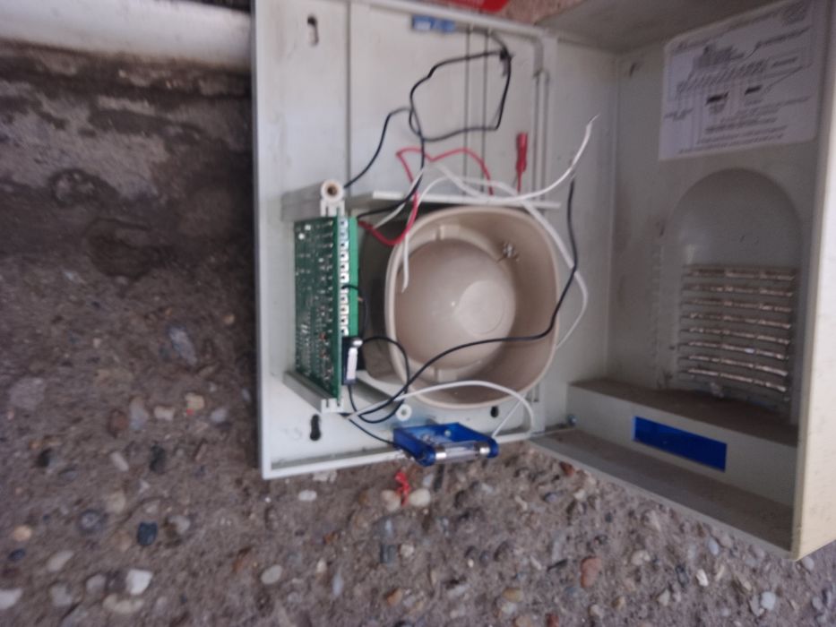 Sistem de control acces sau alarma