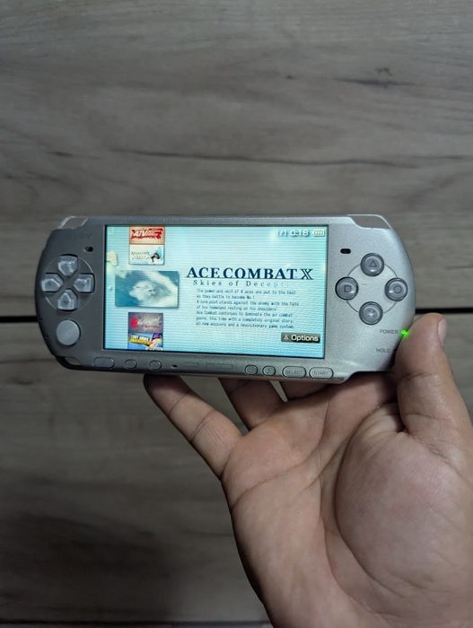 Psp 3004 gri complet  modat cu jocuri