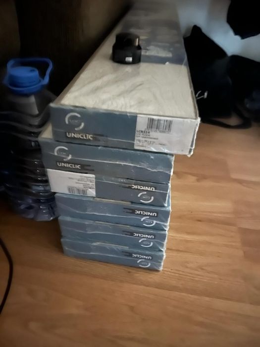 Ламинат Uniclic.