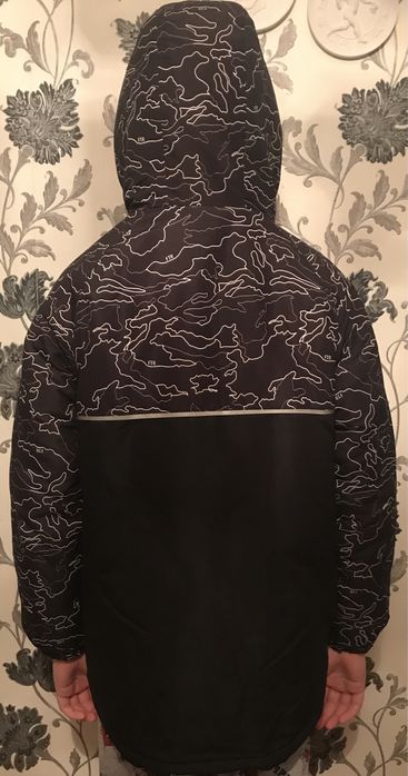 Продам куртку на мальчика