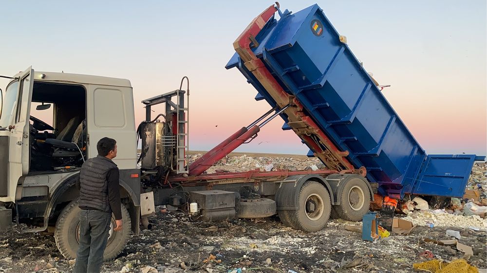 Вывоз мусора бункер, лодка, бункеровоз