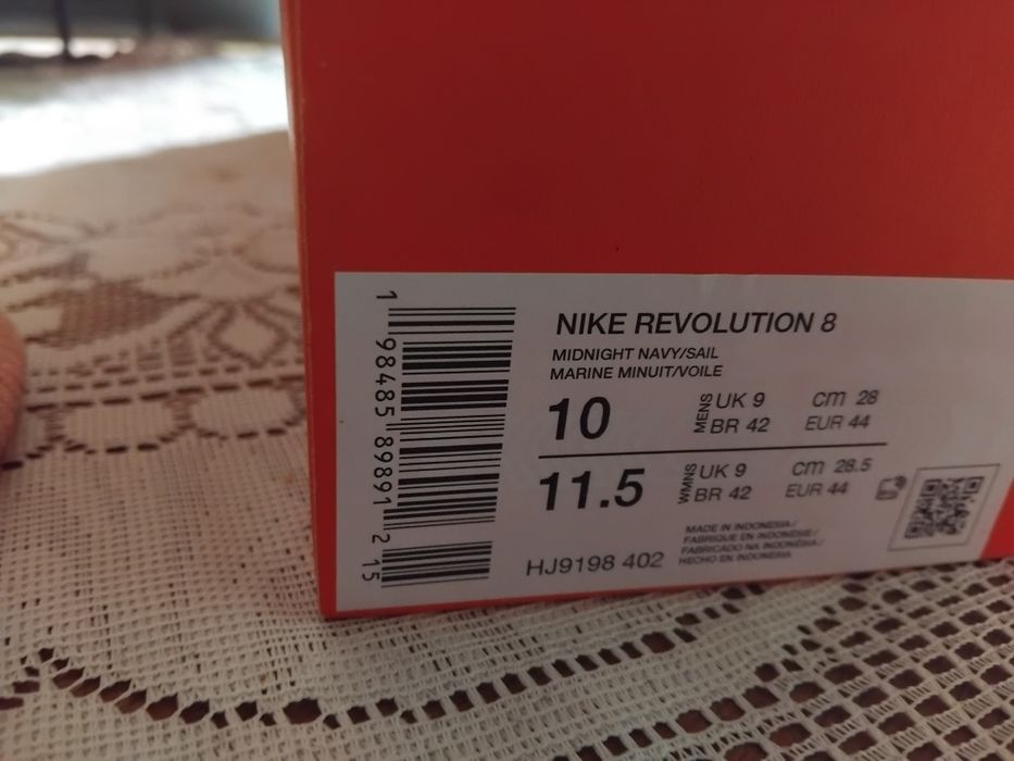 Продавам нови кецове Найк-стелка  27,5 см.