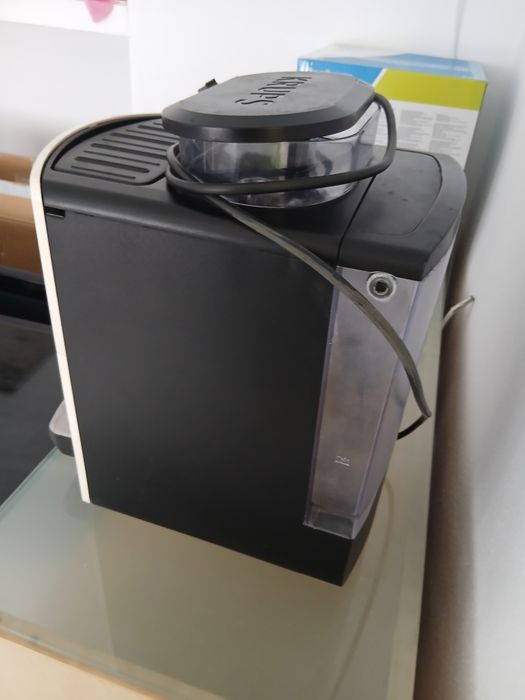 Vând aparat de cafea boabe Krups