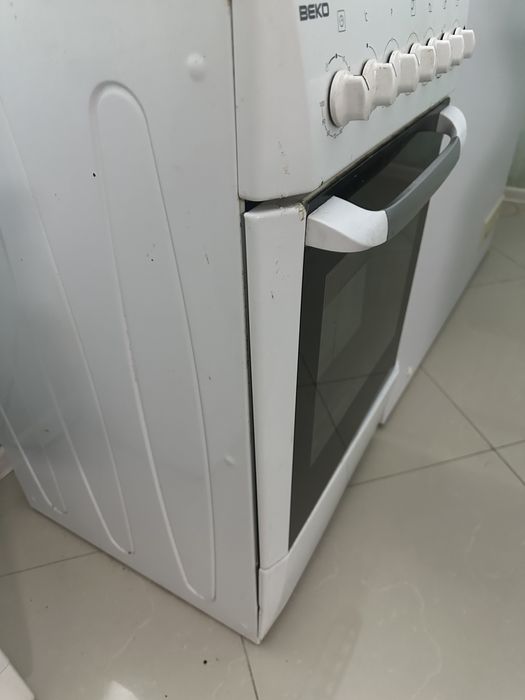 Продам электроплиту Beko
