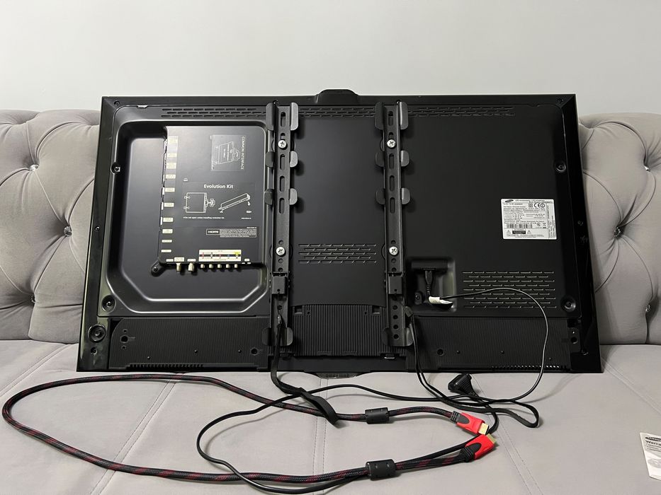 Телевизор Samsung UE40ES8007U,  диагональ 102 см