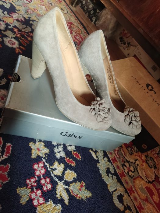 Продам лоферы и туфли