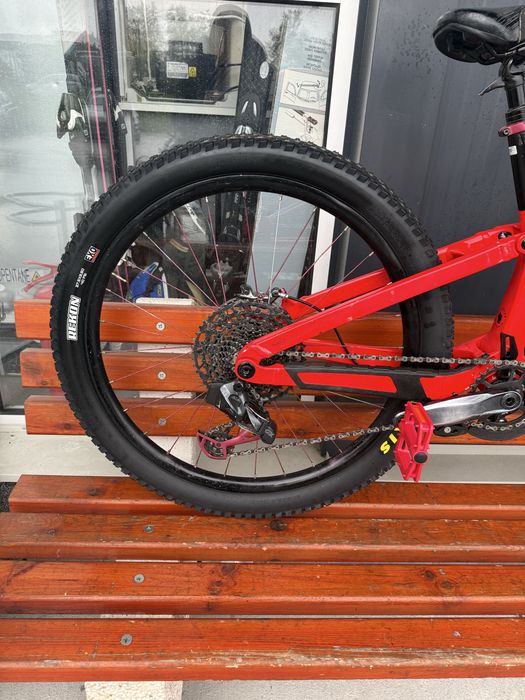Планински велосипед Мекица Trek Slash 7 за скачане. 27,5/M