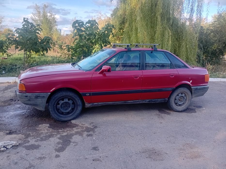 Машина Сатамын Ауди 80