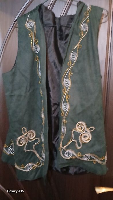 Продам женский камзол и такия