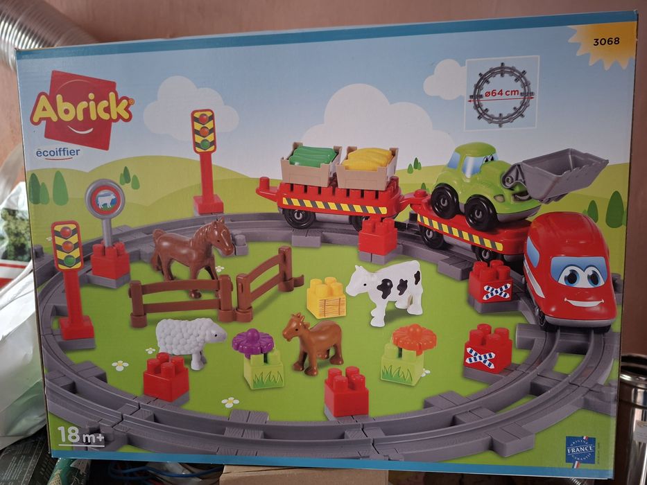 Jucarii cuburi Abrick Franta, noi la cutie