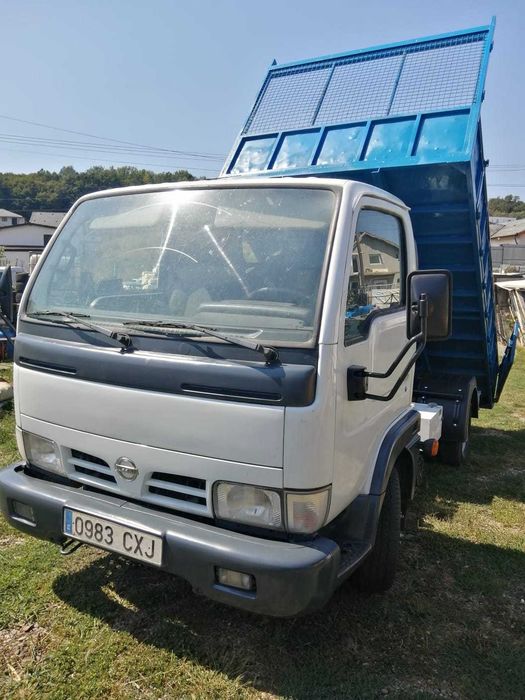 Vand Nissan Cabstar . Basculant. Pret 7600 eur. UNA Mai este de VANZARE