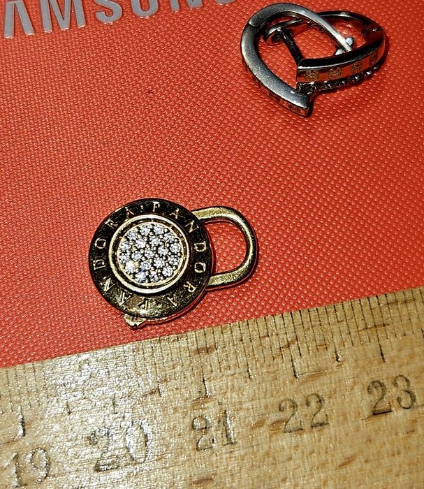 Pandora, charm, închizătoare, argint, aur.