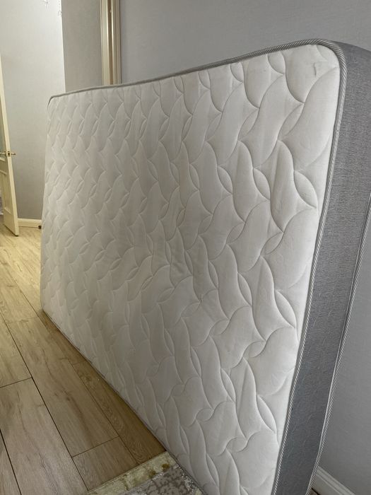 Отдаю хорошой матрац