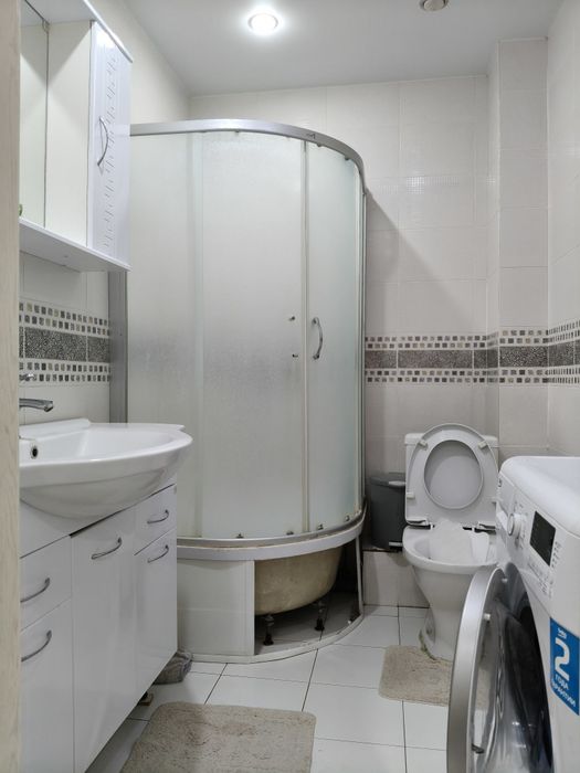 Сдам 1 комн.кв-ру, 52 кв.м. в районе 6, 7 мкрн.