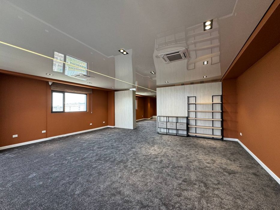 Коммерческое помещение  В БЦ