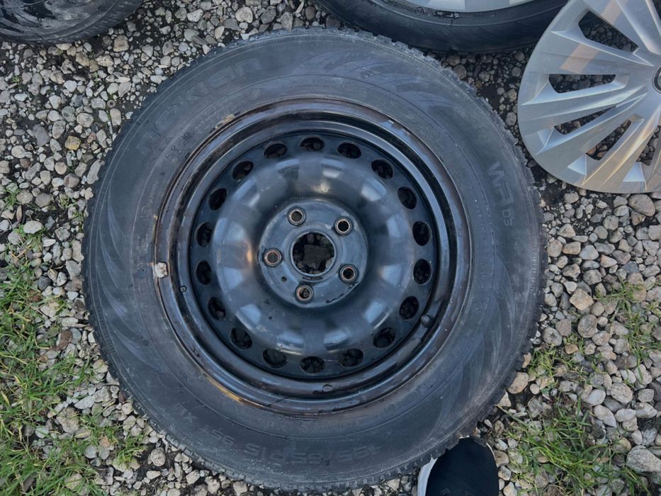 Гуми  с джанти +тасове   195/65/15