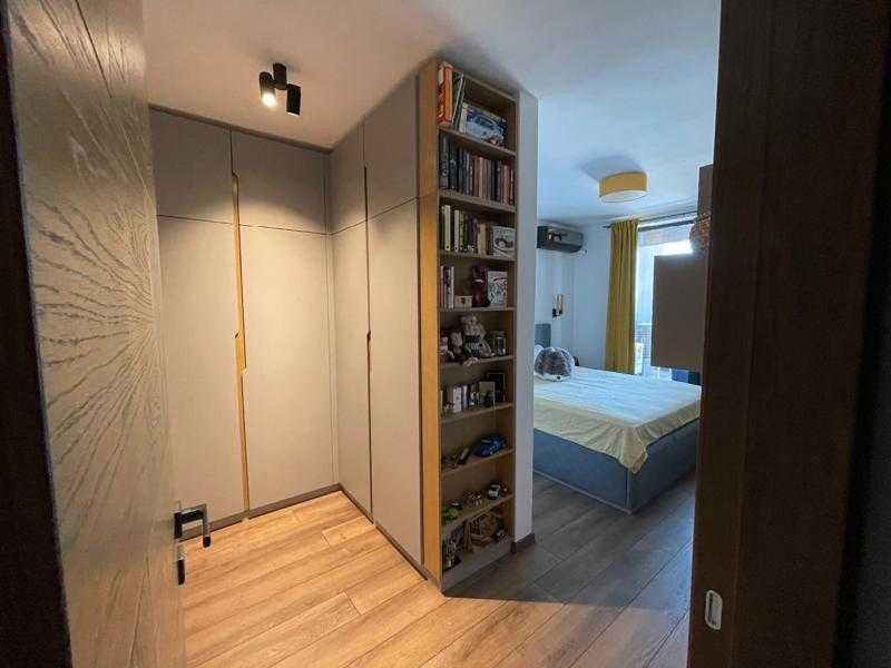 Продава се Четиристаен апартамент в София, Център - 123 кв.м за 1545 €/кв.м - Снимка #2