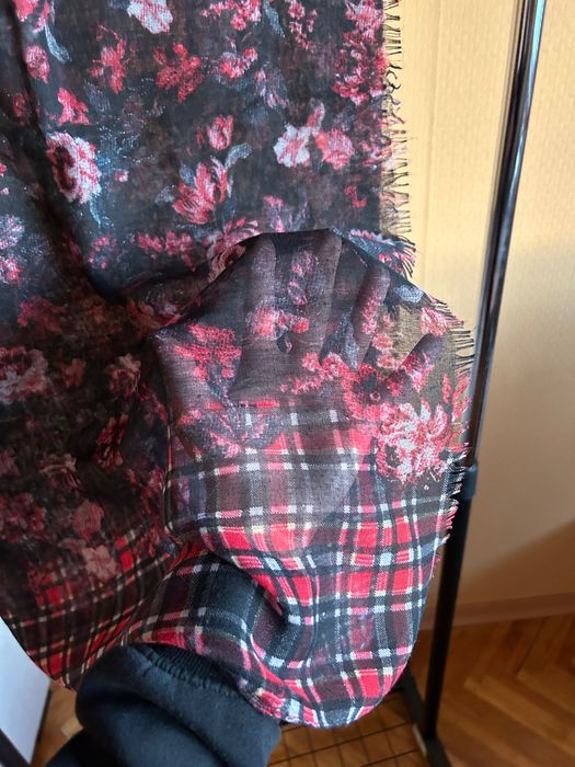 Лот от два обемни шала