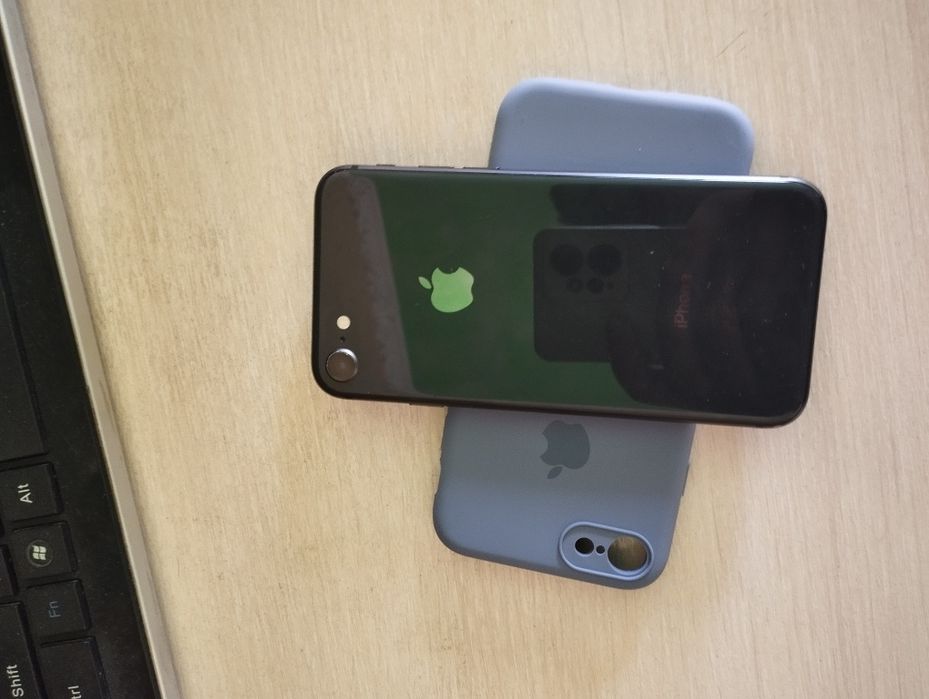 Айфон 8 256 емсот 99