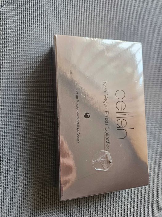 Четки за грим Delilah