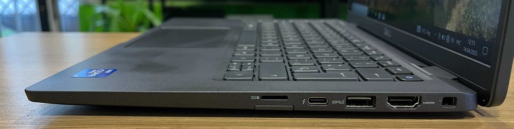 Dell Latitude 7420. Core I5-1145G7 - 1.1/4.4 GHz. 16/256 GB