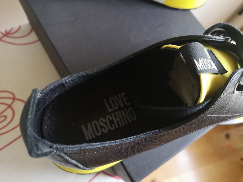 Vand adidas Love Moschino noi originali