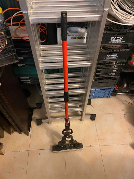 Спешно! Практичен моп за под – с функция за автоматично изцеждане