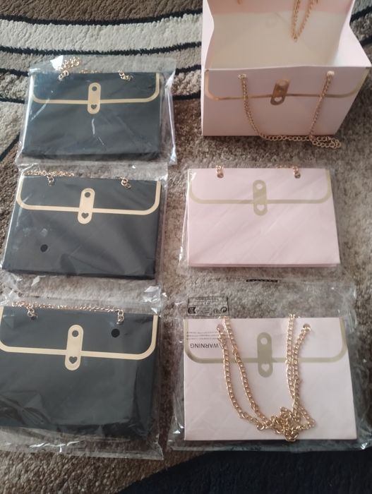 Cutie /poșetă carton