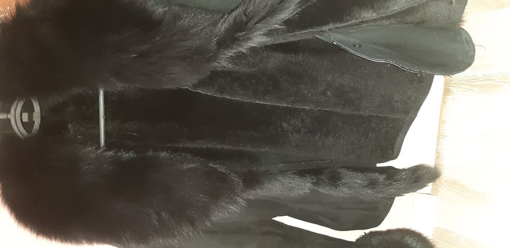 Палто с яка от лисица